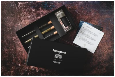 GOURMET Zestaw młynek i 3 rodzaje pieprzu / MICROPLANE