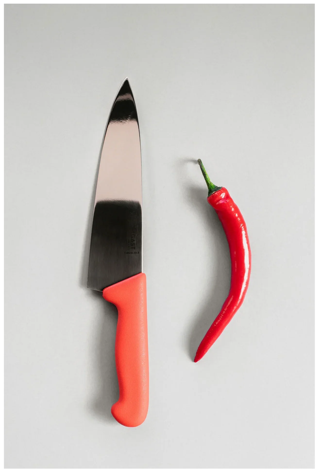 TOMGAST Nóż szefa kuchni czerwony dł. 20 cm